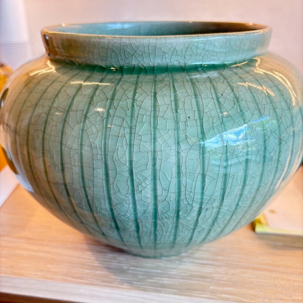 Elegant Celadon Green Crackle Glaze Vase